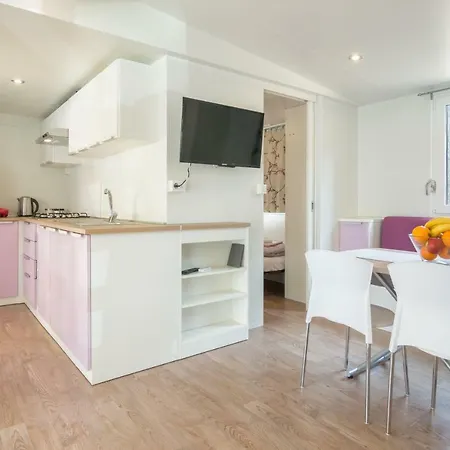 Mendula I - Mobile Tatil parkı 4*